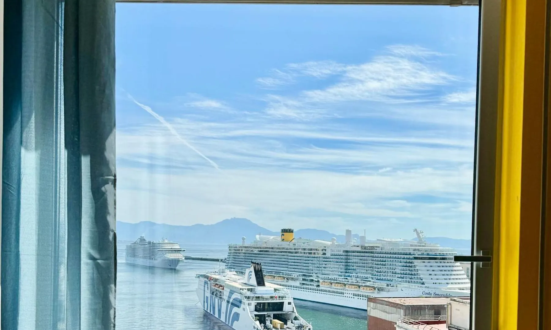 Апартаменты 12Th Floor Napoli